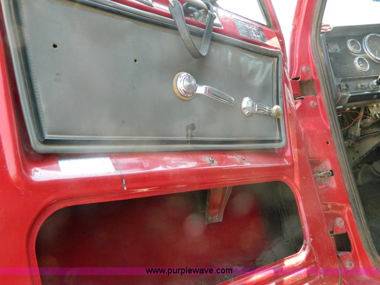 image for item G7946 1985 GMC Brigadier dump truck