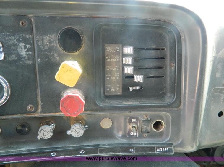 image for item G7946 1985 GMC Brigadier dump truck