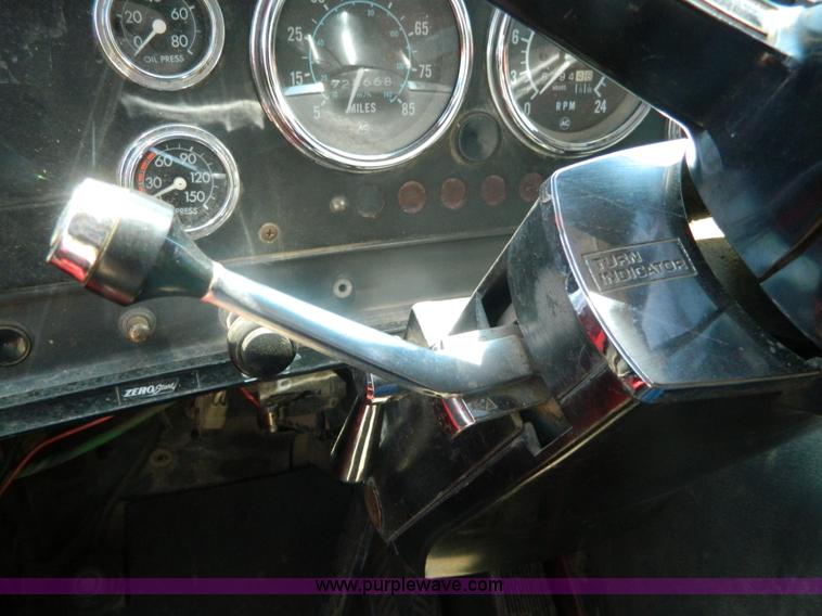 image for item G7946 1985 GMC Brigadier dump truck