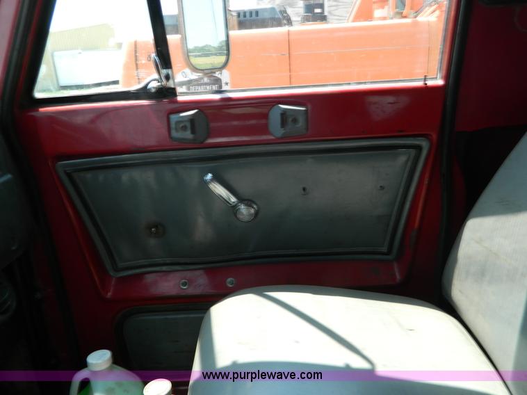 image for item G7946 1985 GMC Brigadier dump truck