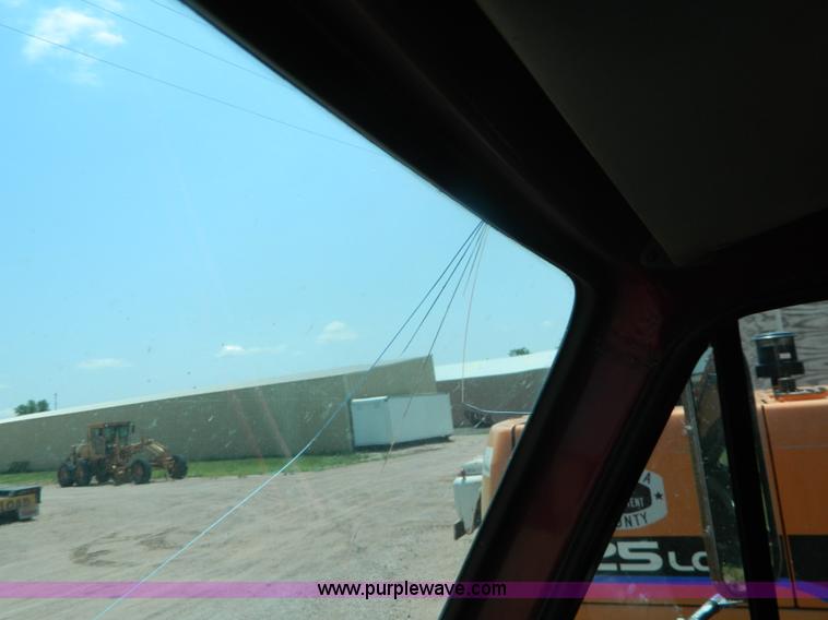 image for item G7946 1985 GMC Brigadier dump truck