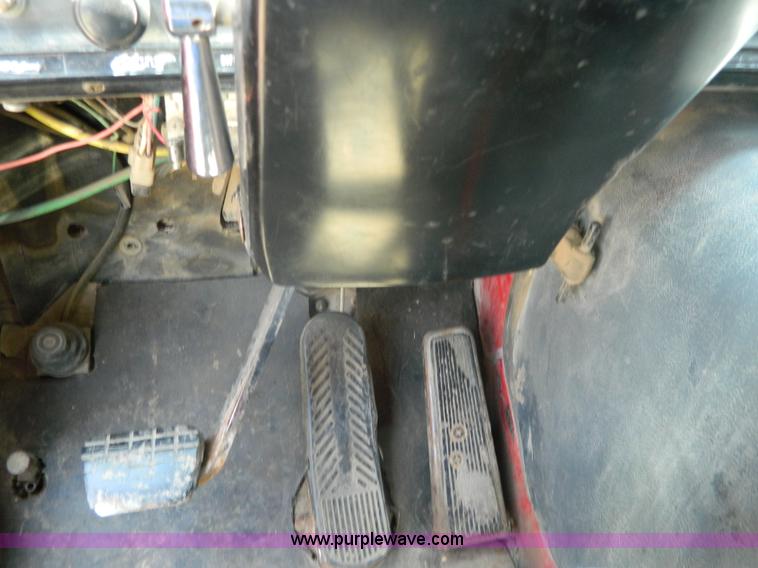 image for item G7946 1985 GMC Brigadier dump truck