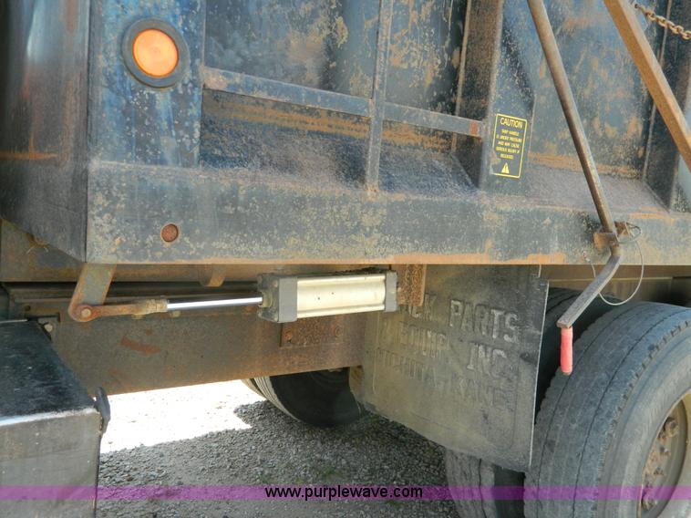 image for item G7946 1985 GMC Brigadier dump truck