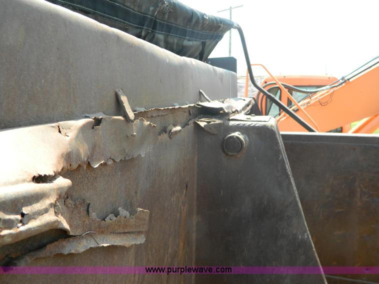 image for item G7946 1985 GMC Brigadier dump truck