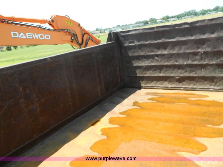 image for item G7946 1985 GMC Brigadier dump truck