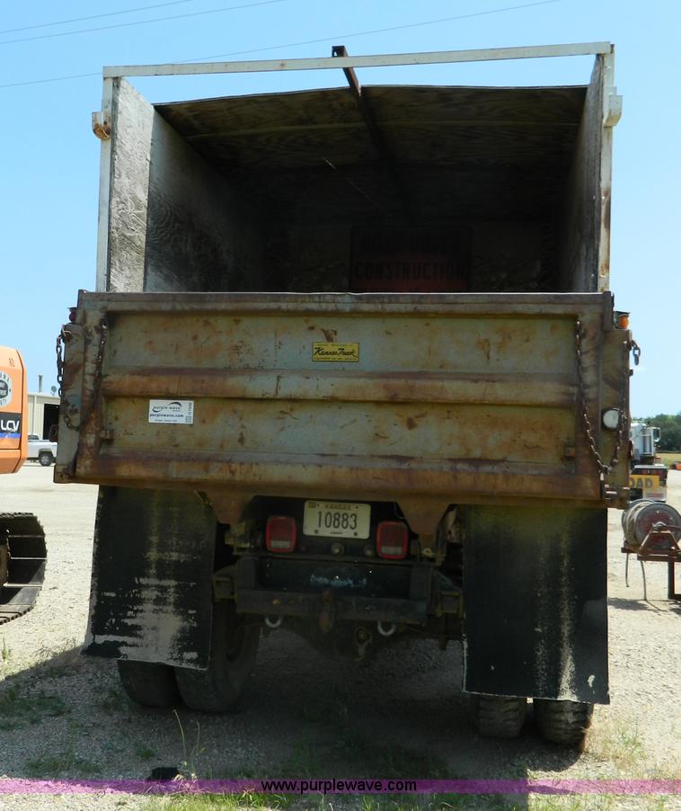 image for item G7948 1978 Ford F600 dump truck