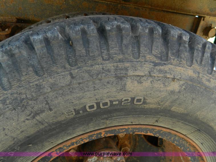 image for item G7948 1978 Ford F600 dump truck