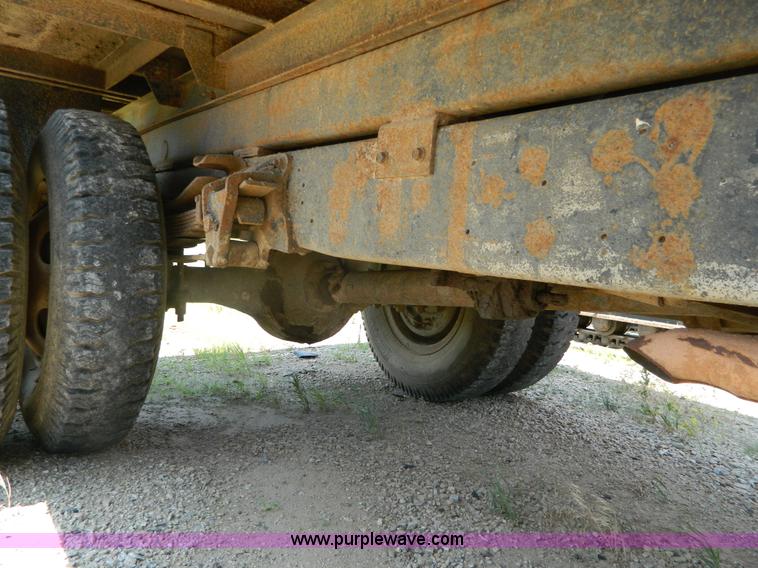 image for item G7948 1978 Ford F600 dump truck