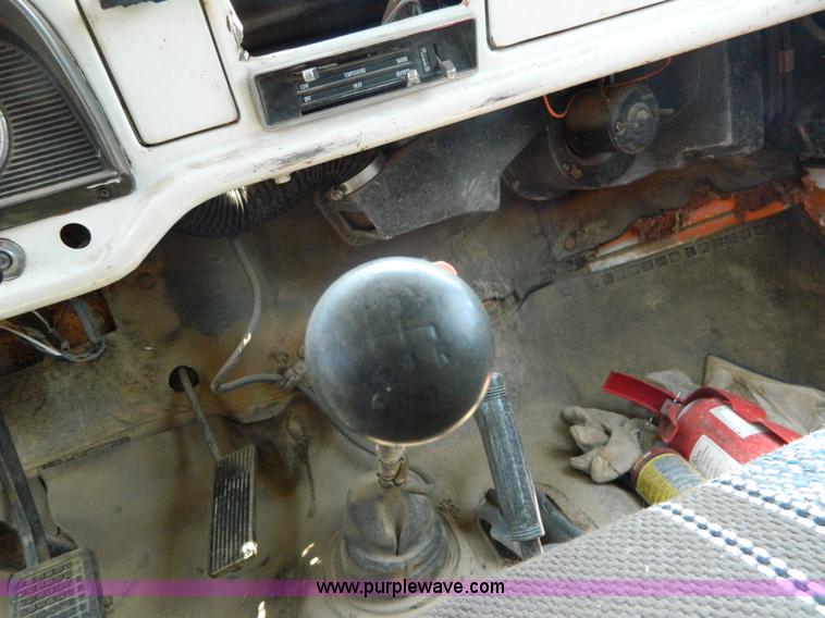 image for item G7948 1978 Ford F600 dump truck