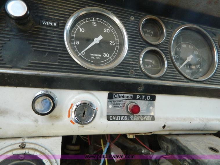 image for item G7948 1978 Ford F600 dump truck