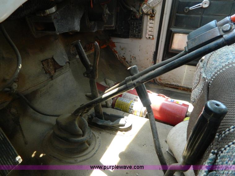 image for item G7948 1978 Ford F600 dump truck