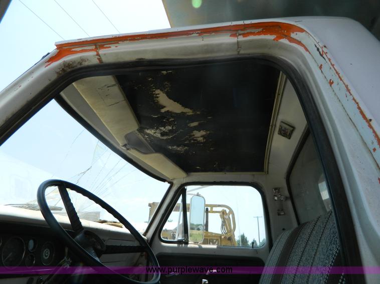 image for item G7948 1978 Ford F600 dump truck