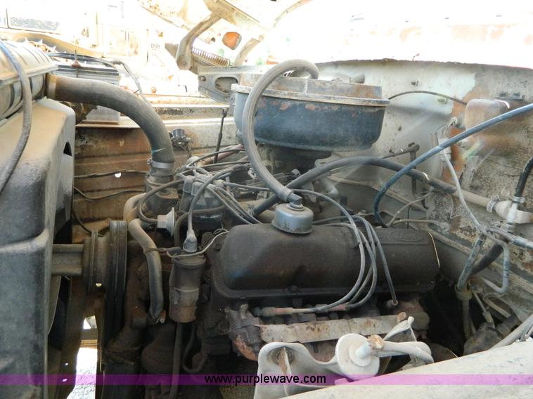 image for item G7948 1978 Ford F600 dump truck