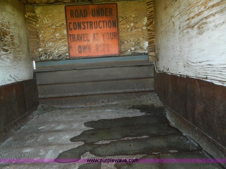 image for item G7948 1978 Ford F600 dump truck