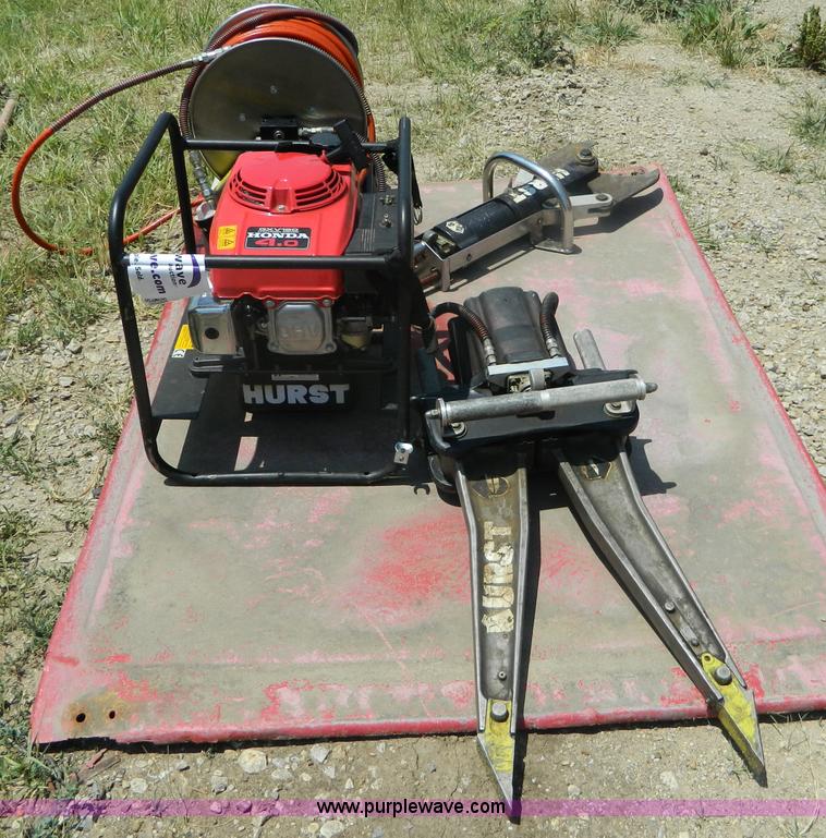 image for item G7952 Hurst extrication tools