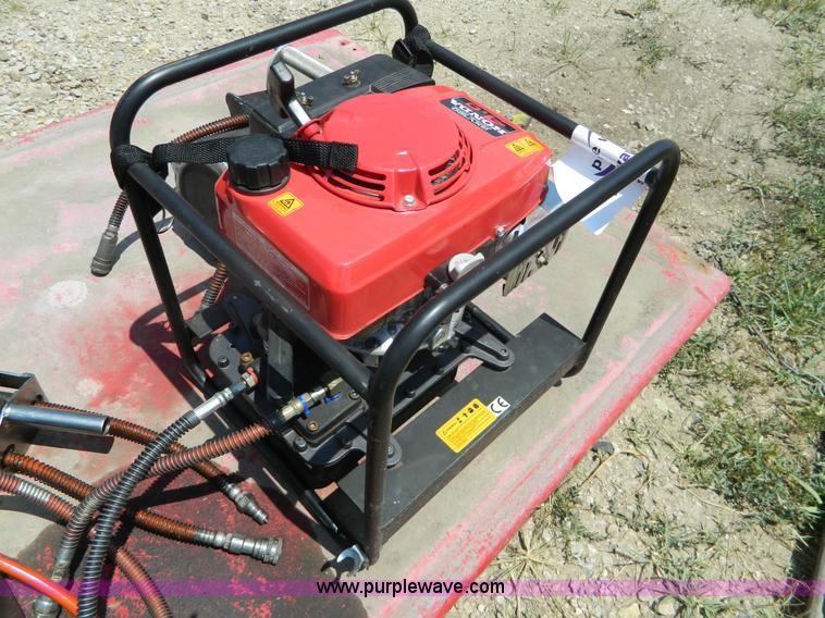 image for item G7952 Hurst extrication tools