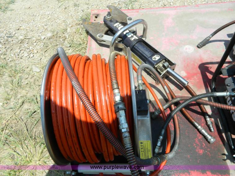 image for item G7952 Hurst extrication tools