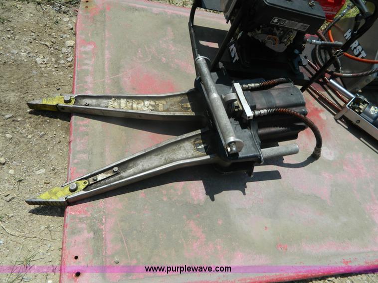 image for item G7952 Hurst extrication tools