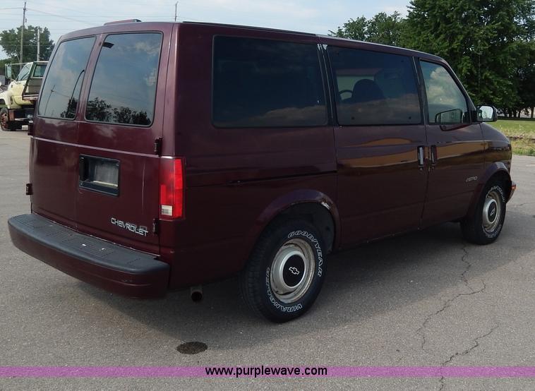 image for item H3021 1996 Chevrolet Astro van