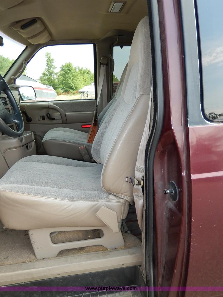 image for item H3021 1996 Chevrolet Astro van