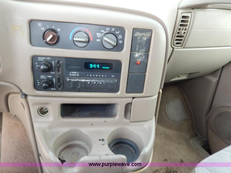 image for item H3021 1996 Chevrolet Astro van