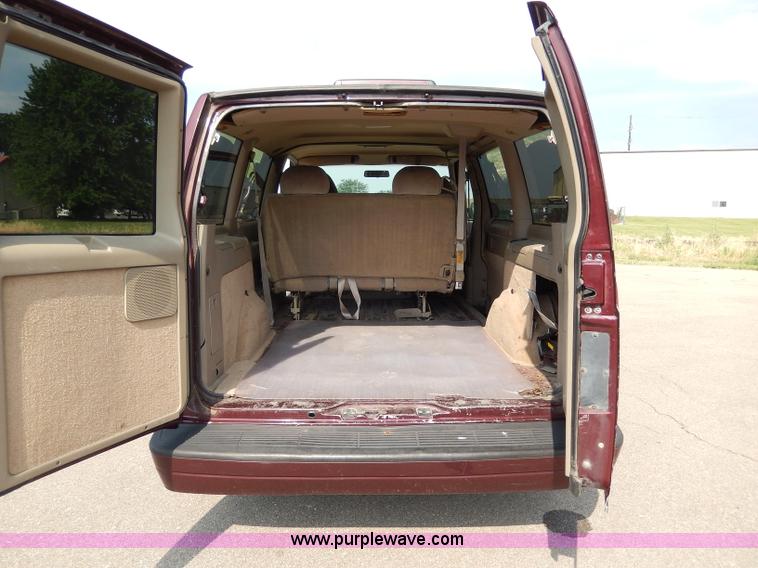 image for item H3021 1996 Chevrolet Astro van