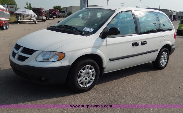 image for item H3022 2006 Dodge Caravan SE van