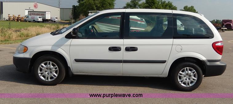 image for item H3022 2006 Dodge Caravan SE van