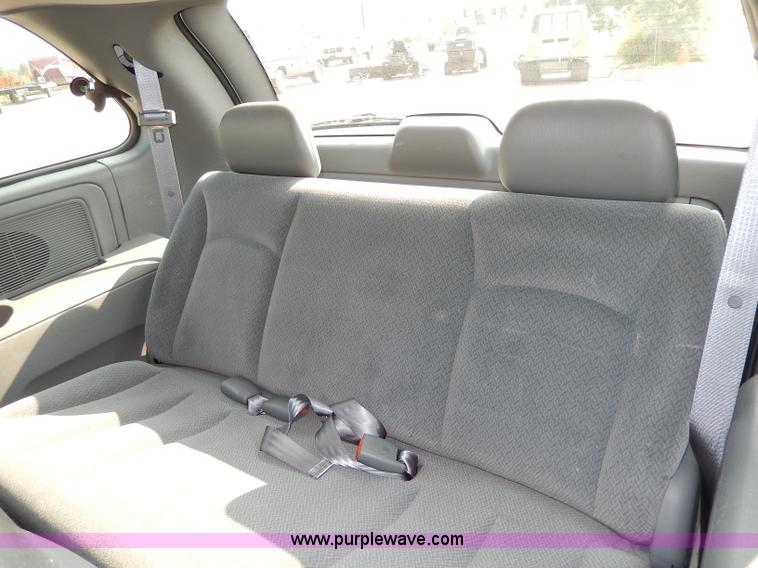 image for item H3022 2006 Dodge Caravan SE van