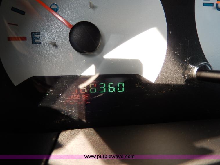 image for item H3022 2006 Dodge Caravan SE van