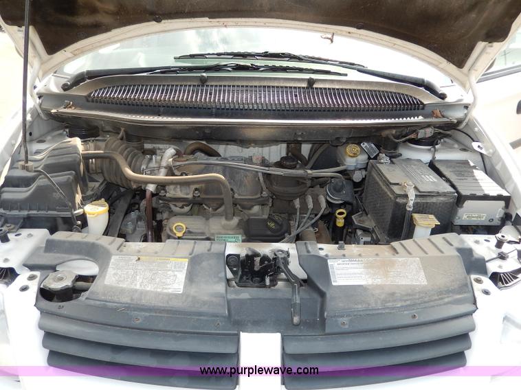 image for item H3022 2006 Dodge Caravan SE van