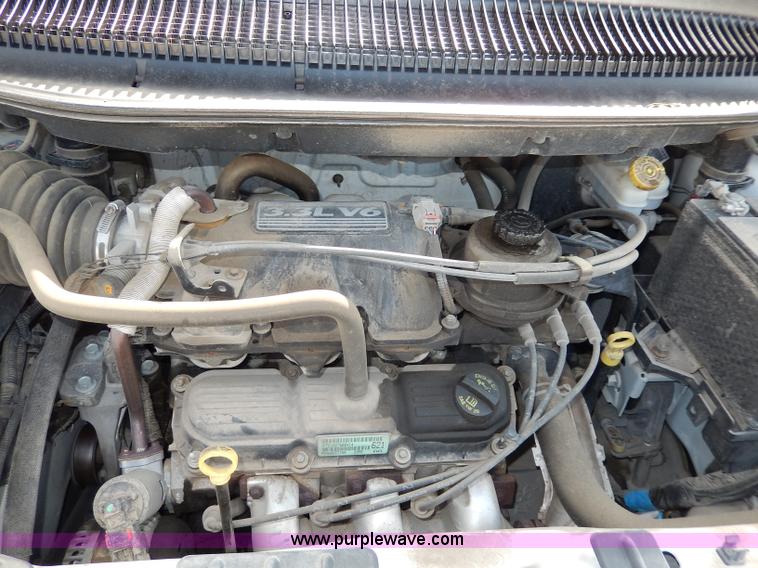 image for item H3022 2006 Dodge Caravan SE van