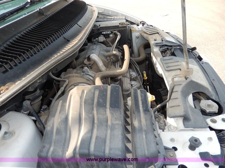 image for item H3022 2006 Dodge Caravan SE van