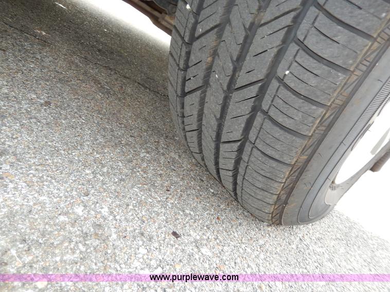 image for item H3022 2006 Dodge Caravan SE van