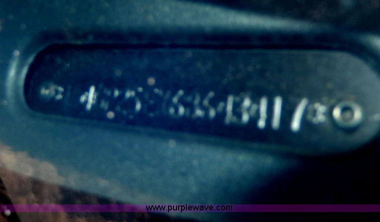 image for item H3022 2006 Dodge Caravan SE van