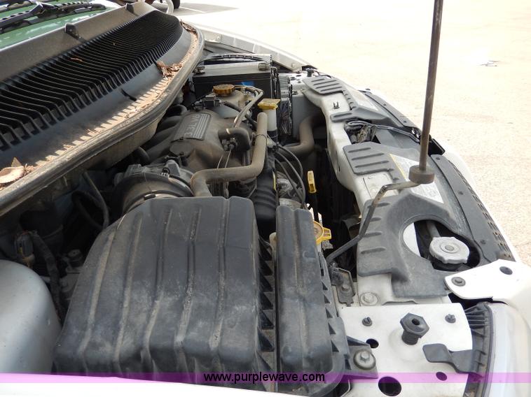 image for item H3024 2002 Dodge Caravan SE van