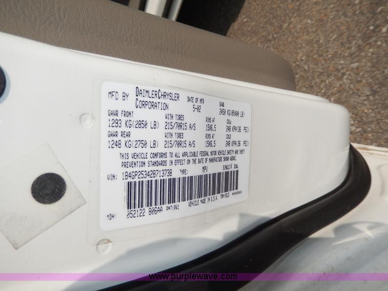 image for item H3024 2002 Dodge Caravan SE van