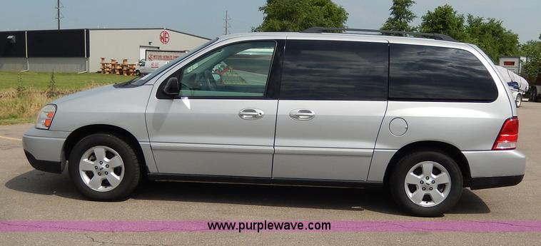 image for item H3025 2007 Ford Freestar SE van
