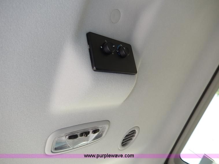 image for item H3025 2007 Ford Freestar SE van