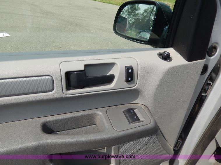 image for item H3025 2007 Ford Freestar SE van