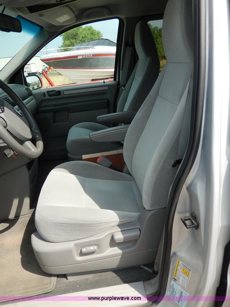 image for item H3025 2007 Ford Freestar SE van