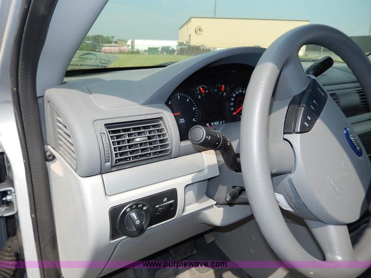 image for item H3025 2007 Ford Freestar SE van