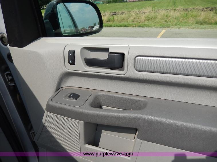 image for item H3025 2007 Ford Freestar SE van