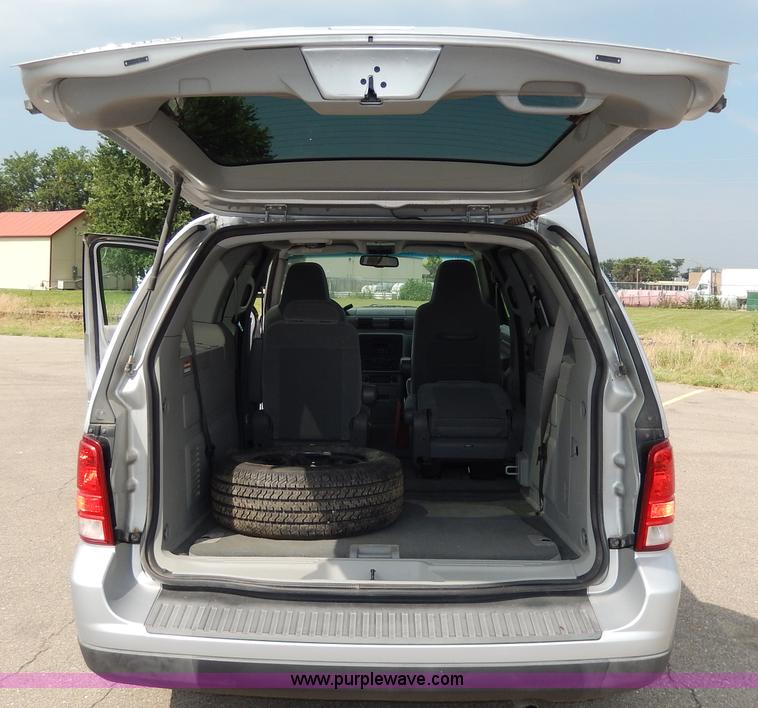 image for item H3025 2007 Ford Freestar SE van