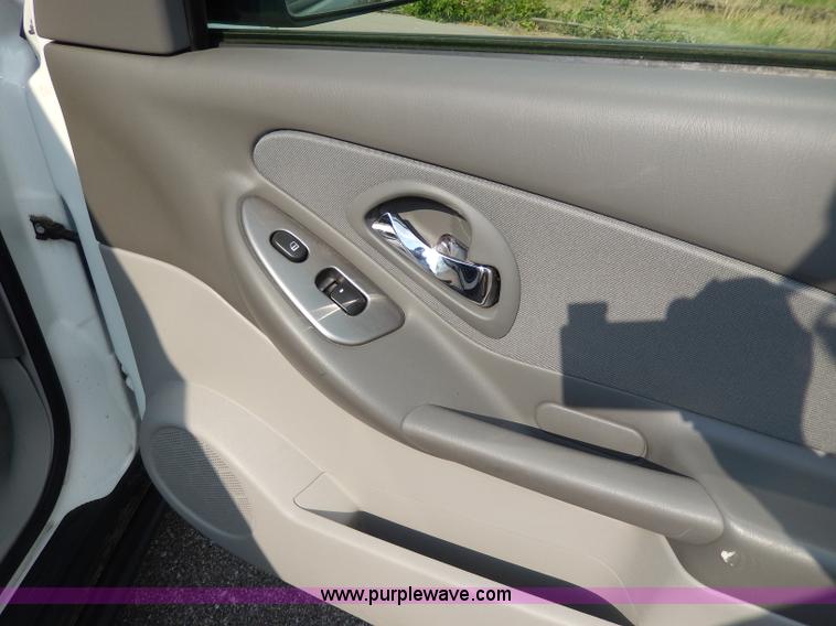 image for item H3026 2007 Chevrolet Malibu MAXX LS