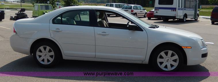 image for item H3027 2008 Ford Fusion S