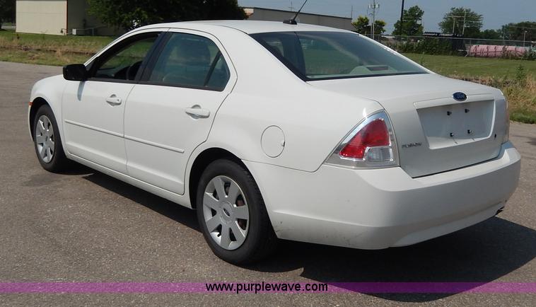 image for item H3027 2008 Ford Fusion S