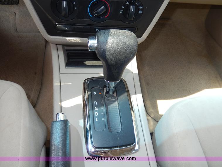 image for item H3027 2008 Ford Fusion S