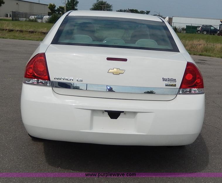 image for item H3028 2008 Chevrolet Impala LS