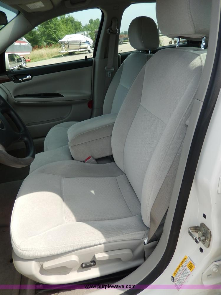 image for item H3028 2008 Chevrolet Impala LS